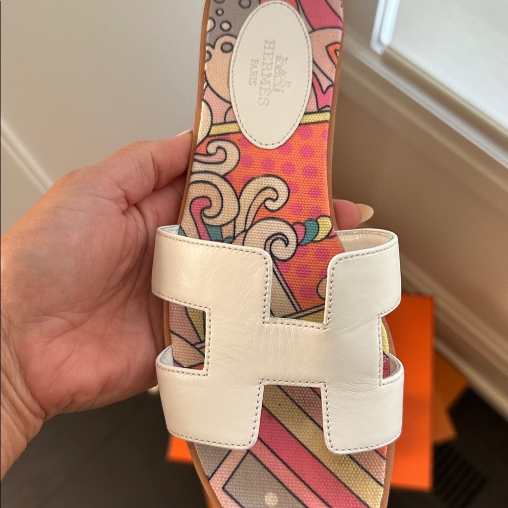 Hermes Oran White Sandals - Picture 4 of 4